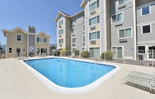 Near Airport, Hospital, Midtown, 58 TV - Apt 254