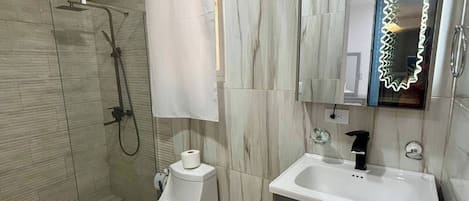 Condo, 1 Bedroom, Patio | Bathroom