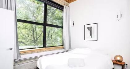 Charming Exchange District Condo | 1 Bed | 1 Bath |