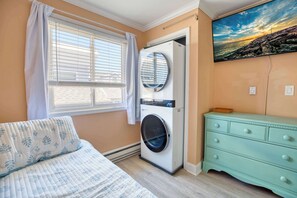 1 bedroom, WiFi - Cozy Beachside Retreat (Wildwood)