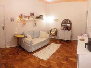 Living area - Cozy home in the heart of Copacabana (RJ)