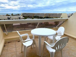 Outdoor dining - Apartment Héliopolis J 42 - 5 people (AGDE)