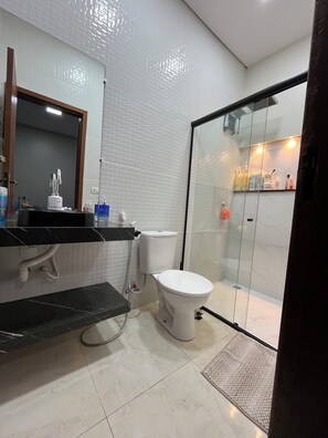Bathroom - Casa completa em Foz 2/4, Wi-Fi, e ótima localização (Foz do Iguaçu)