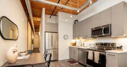 Stylish Exchange District Suite | 2 Bed | 1 Bath |