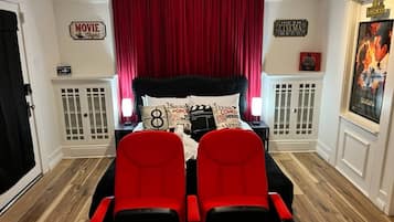 Studio, 1 Bedroom | Living room
