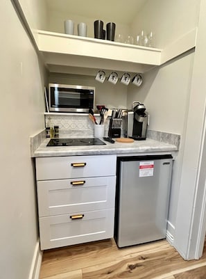 Studio, 1 Bedroom | Private kitchen - Movie Night 100 Inch Screen, Walk to Bars and Restaurant (Reno)