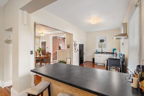 Interior - KATY TRAIL Cottage - 3-bedroom in downtown Boonville - Close to the Katy Trail (Boonville)