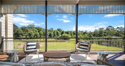Charming Queenslander With 5 Acres Private Land