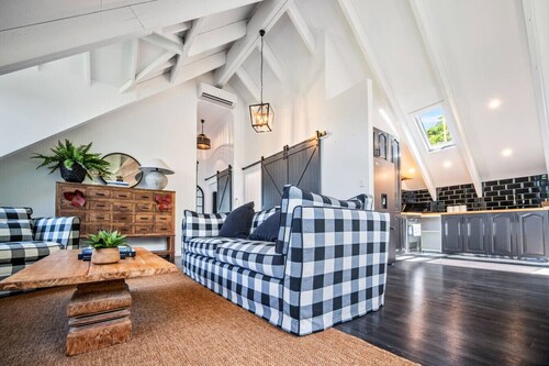 American Style Barn House On 5 Acres Private Land