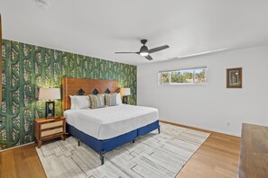 Room - Hot tub with Red Rock Views! (Sedona)