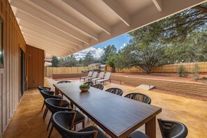 Outdoor dining - Private Backyard w/ Sauna, Hot tub, & Red Rock Views! (Sedona)