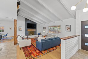 Living area - Hot tub with Red Rock Views! (Sedona)