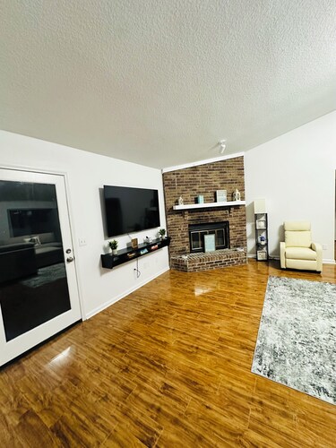 Modern• 3BR Home• Pool• Playroom•Quiet• Family Frendly