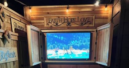 Reno Spa Studio With Hot Tub and Sauna