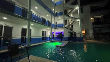 Condo, 1 quarto, varanda | Piscina | Piscina externa