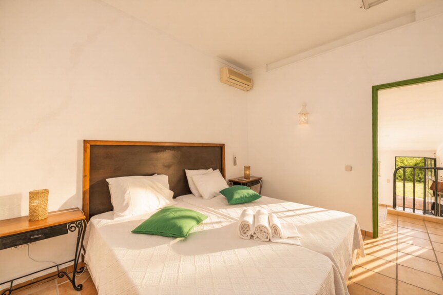 One Bedroom Apartment With Access To A Large Shared Swimming Pool - Fuseta