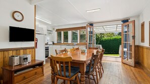 Dining - Oatley Place in Katoomba (Katoomba)