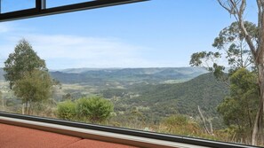 Interior - Sunset Retreat in Mount Victoria (Mount Victoria)