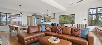 Sunset Retreat in Mount Victoria