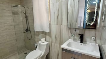 Apartment, 1 Bedroom, Patio | Bathroom
