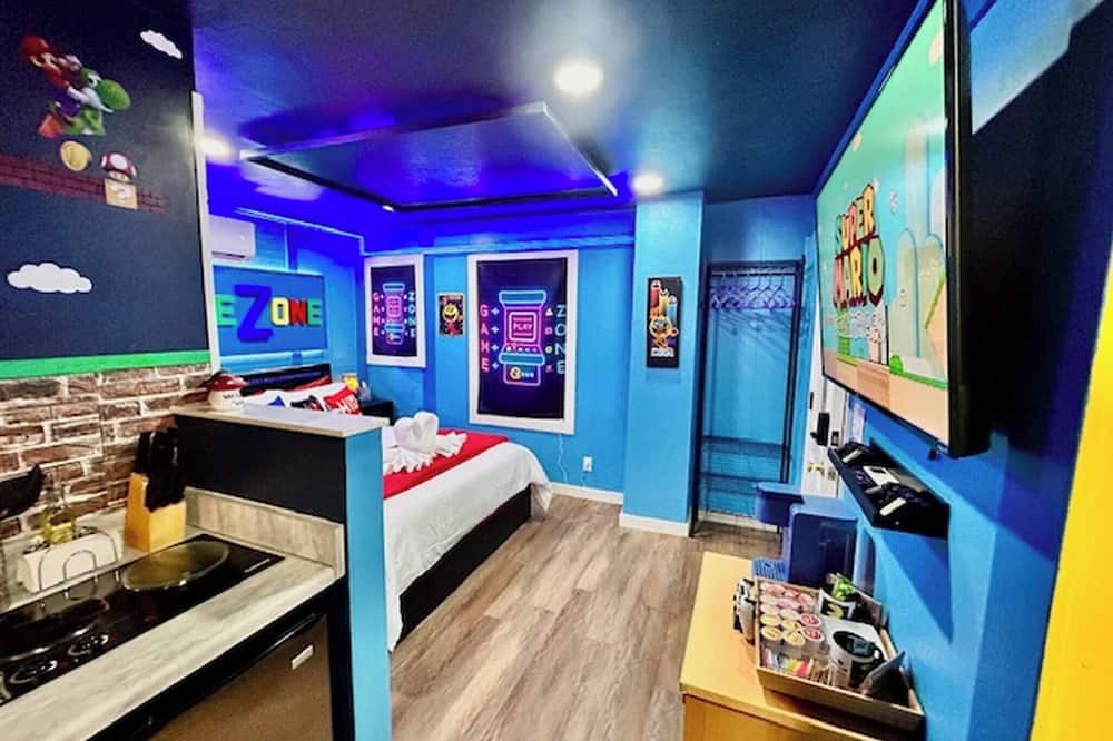 Gamezone With Pacma Arcade, Wifi, Free Parking - TMCC