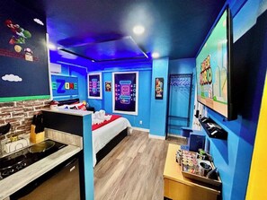 House, 1 Bedroom, Patio - Gamezone With Pacma Arcade, Wifi, Free Parking (Sparks)