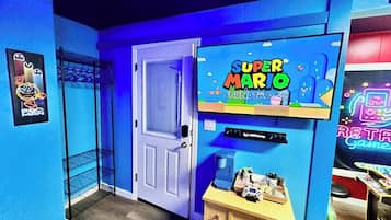 Maison, 1 chambre, patio | Salle de jeux