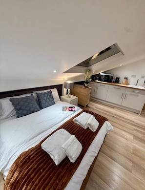 12 bedrooms, iron/ironing board, WiFi, bed sheets
