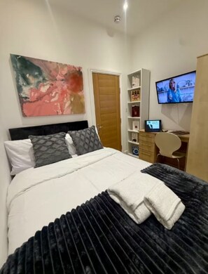 12 bedrooms, iron/ironing board, WiFi, bed sheets