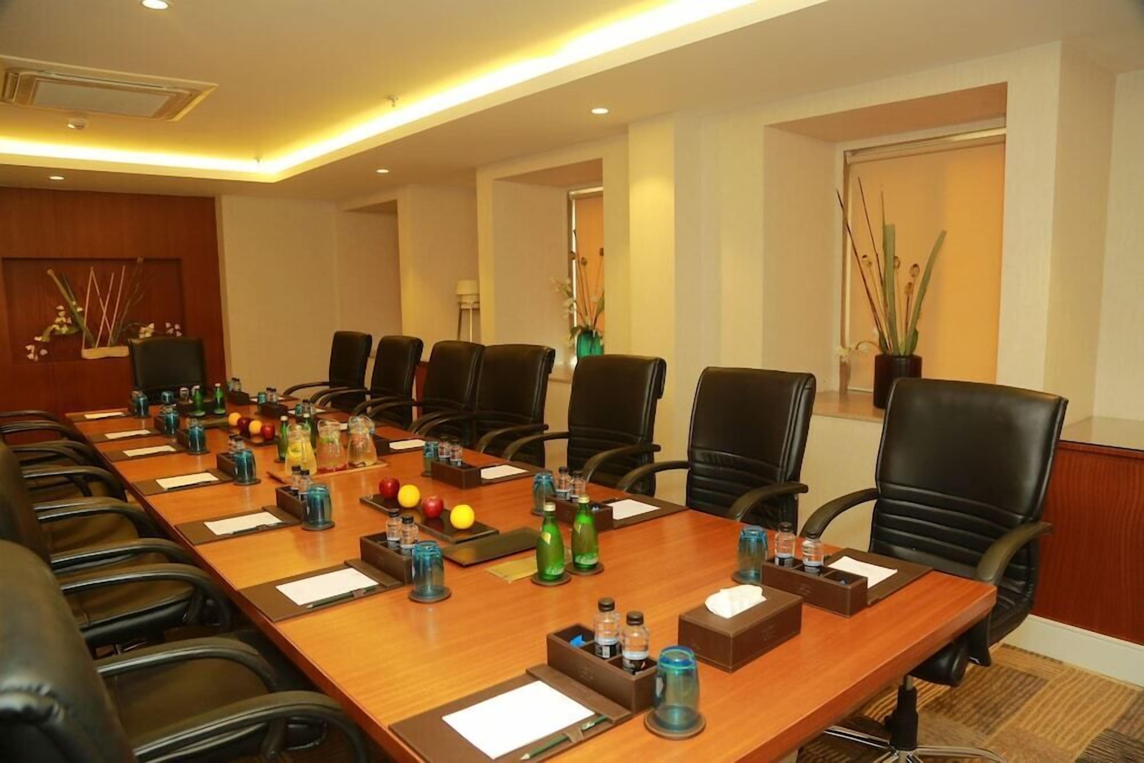 Meeting facility