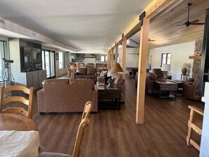 Smart TV, fireplace - 120 Acres of Pagosa Beauty, 10 Acre Lake, Quiet, Remote, But Close to Town. (Pagosa Springs)