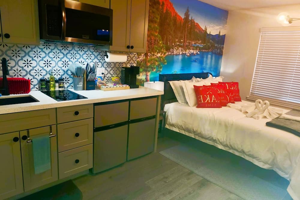 Near Airport, Hospital, Midtown, 58 TV - Apt 150 - Sun Valley, NV