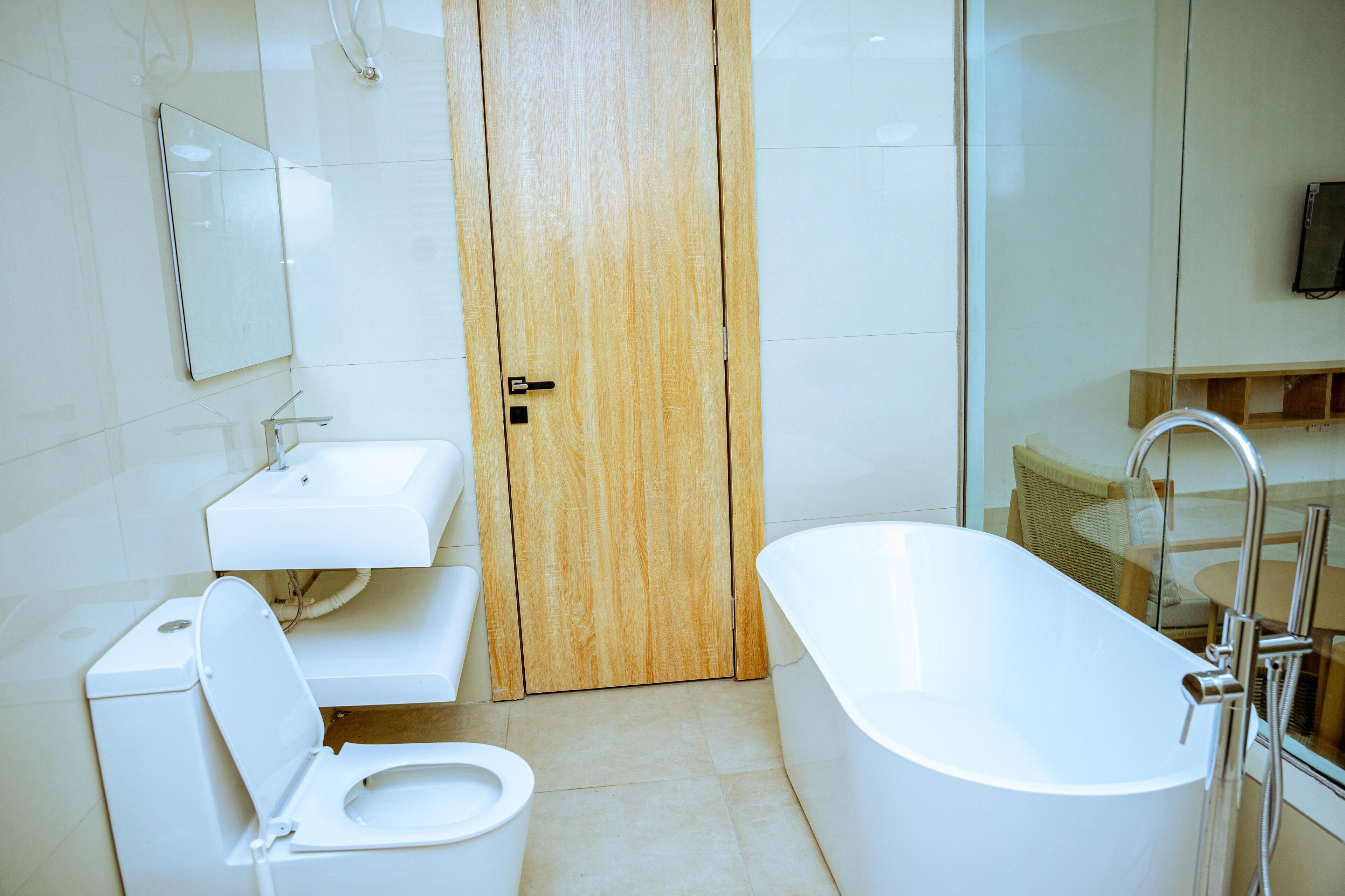 Camera Luxury, vista oceano | Bagno | Vasca e doccia separate, set di cortesia gratuito, pantofole