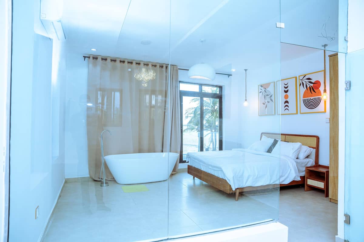 Luxury Apartment, Ocean View