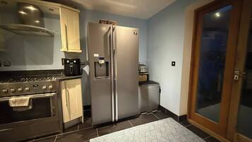 Room, 1 Bedroom | Interior