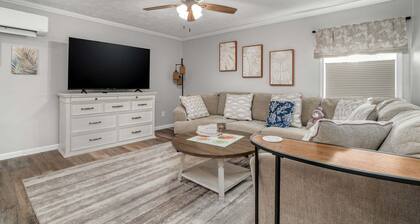 Grandpa's Cottage | Cute, clean and cozy studio apartment!