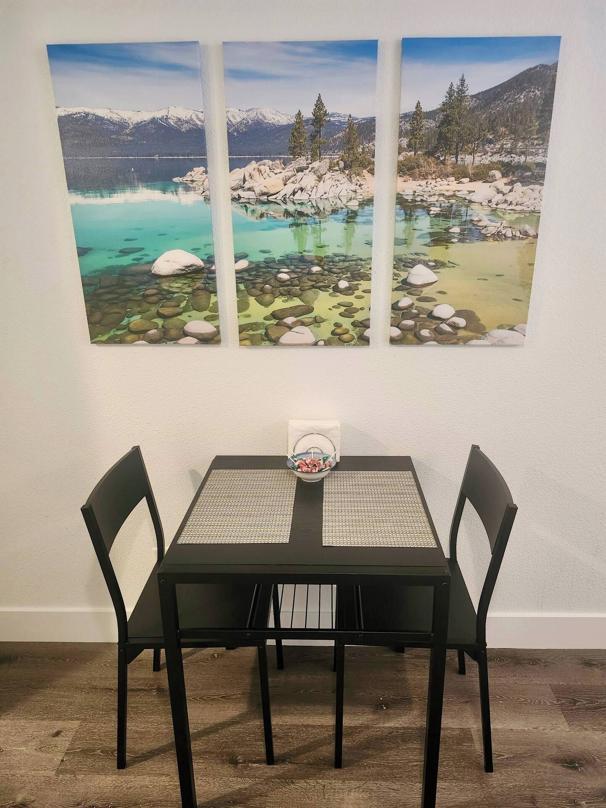 Studio, 1 Bedroom | Dining room