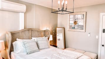 1 slaapkamer, een bureau, een strijkplank/strijkijzer, gratis wifi