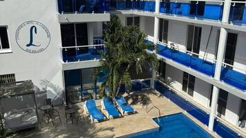 Apartment, 1 Schlafzimmer, Terrasse | Pool | Außenpool