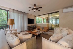 TV, offices - Artila Tulum | Jungle Living w/ Private Jacuzzi (Tulum)