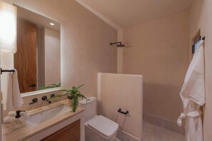 Shower, hair dryer, towels, shampoo - Artila Tulum | Jungle Living w/ Private Jacuzzi (Tulum)