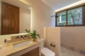 Shower, hair dryer, towels, shampoo - Artila Tulum | Jungle Living w/ Private Jacuzzi (Tulum)