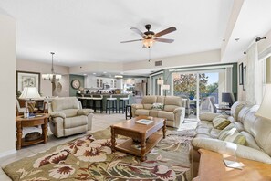 Smart TV - Beautifully Updated Condo w/ 3 Balconies Near No-Drive Beach (New Smyrna Beach)