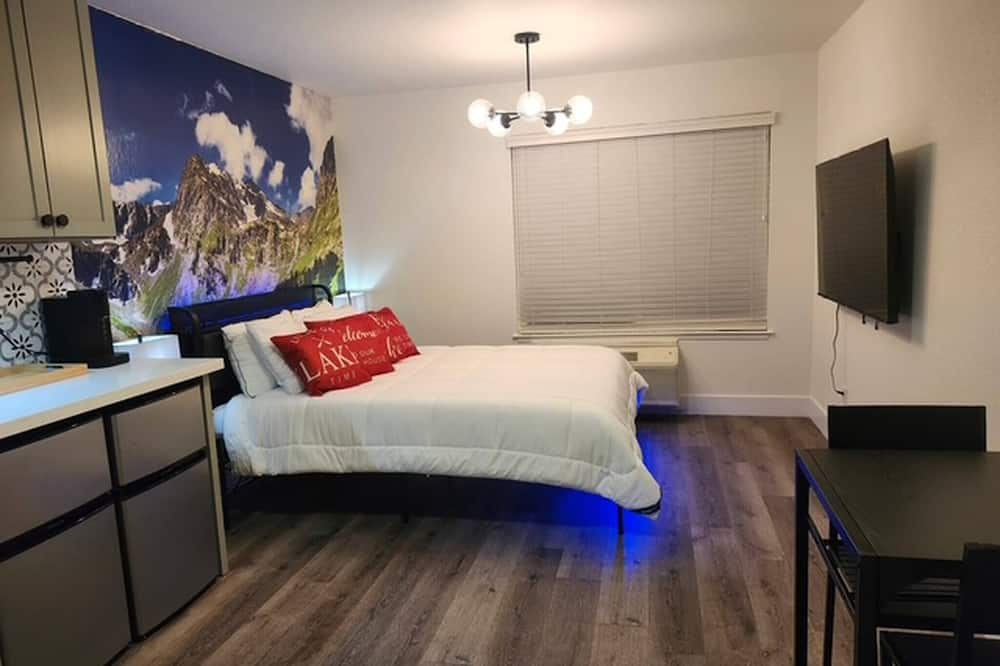 Near Airport, Hospital, Midtown, 58 TV - Apt 255