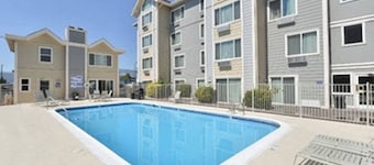 鄰近機場、醫院、市中心,58吋智慧型電視公寓 255