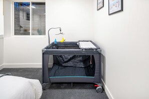 4 Schlafzimmer, Bügeleisen/Bügelbrett, WLAN, Bettwäsche