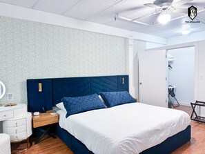 1 slaapkamer, een bureau, een strijkplank/strijkijzer, wifi