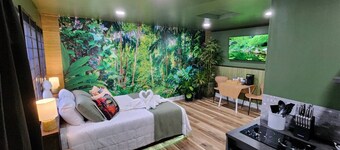 Zen Retreat-jacuzzi, Kitchenette, Walk to fun