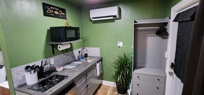 Studio, 1 Bedroom | Private kitchen - Zen Retreat-jacuzzi, Kitchenette, Walk to fun (Reno)