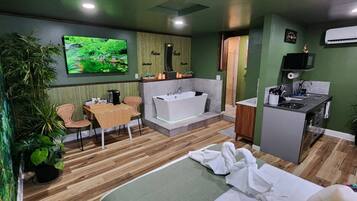 Studio, 1 Bedroom | Interior